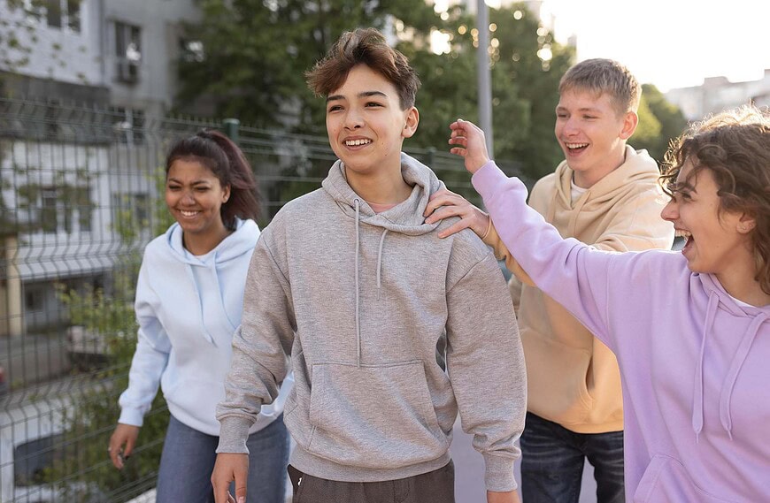 Junge Erwachsene zwischen Jugendhilfe und Selbstständigkeit: Wie gelingt der Übergang?
